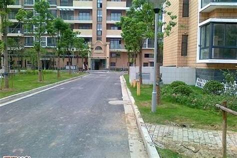 房子对着路口