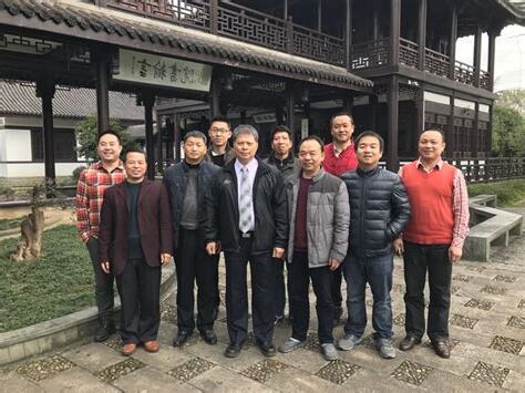 風吹不動泰山