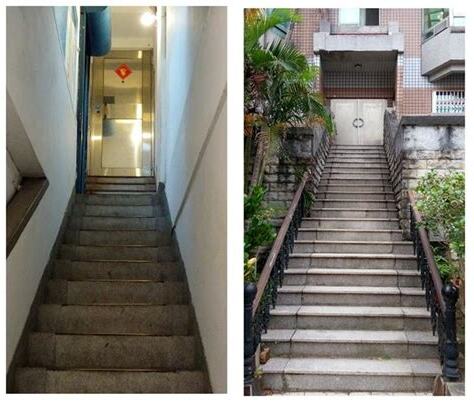 門口對樓梯