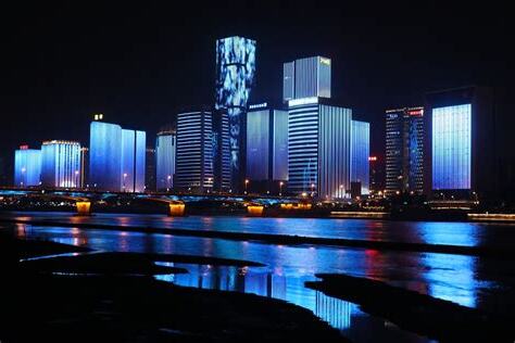 神明桌對大門