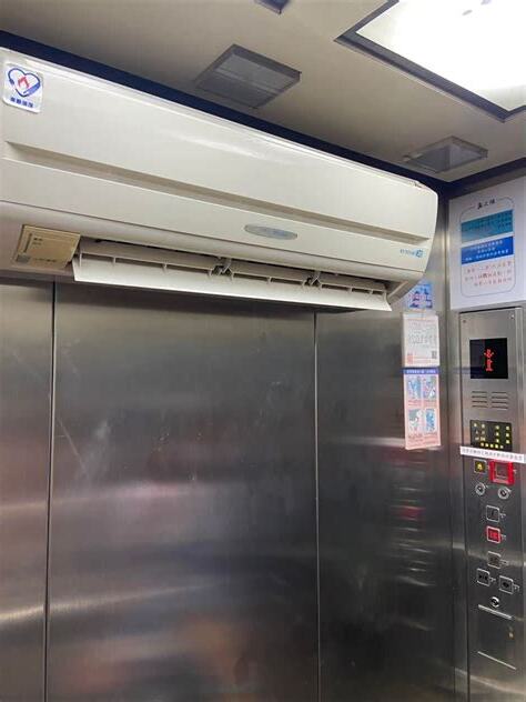電梯裝冷氣