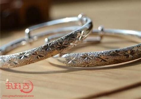 戴銀飾有什麼好處