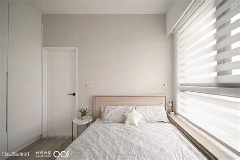 房間兩扇窗床怎麼擺