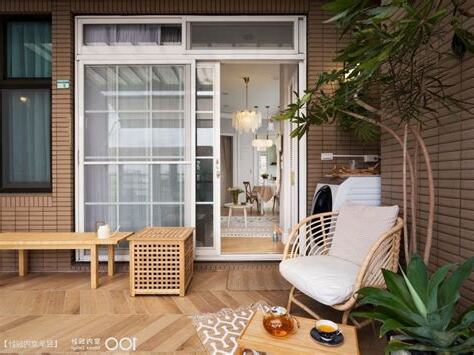 後陽台門設計