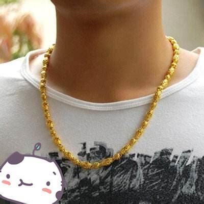 戴金項鍊很台嗎