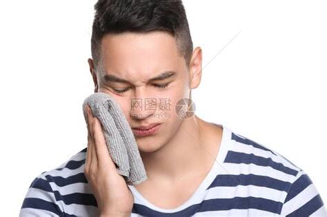 牙痛