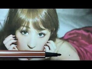 左肩膀上有痣女