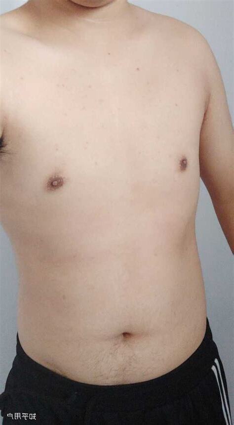 男人胸