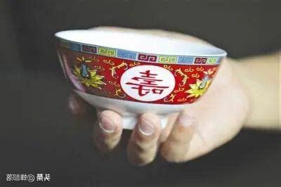 送碗的寓意