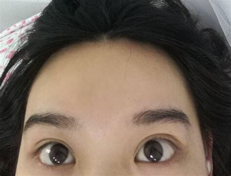眉毛多