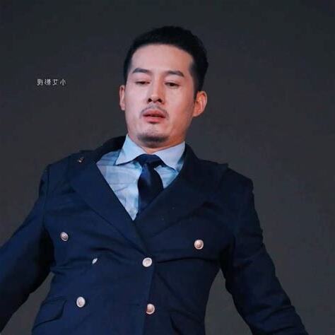龍帥齊崑崙