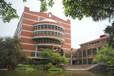 華中大學