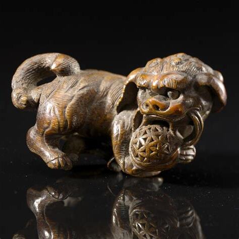 獅子戲球