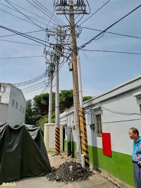 家門口有電線桿