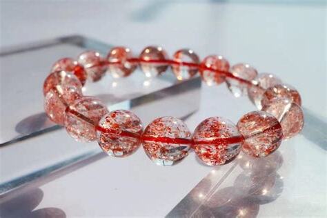 金草莓水晶