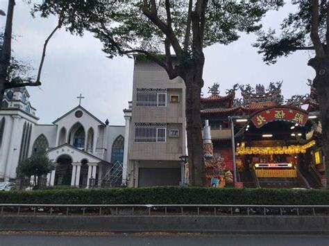 住廟左邊