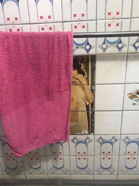裸女磁磚