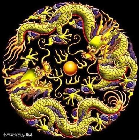 二龍戲珠意思
