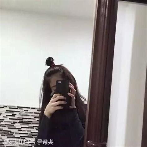 對鏡子拍照