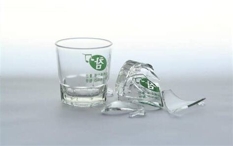 打破杯子徵兆
