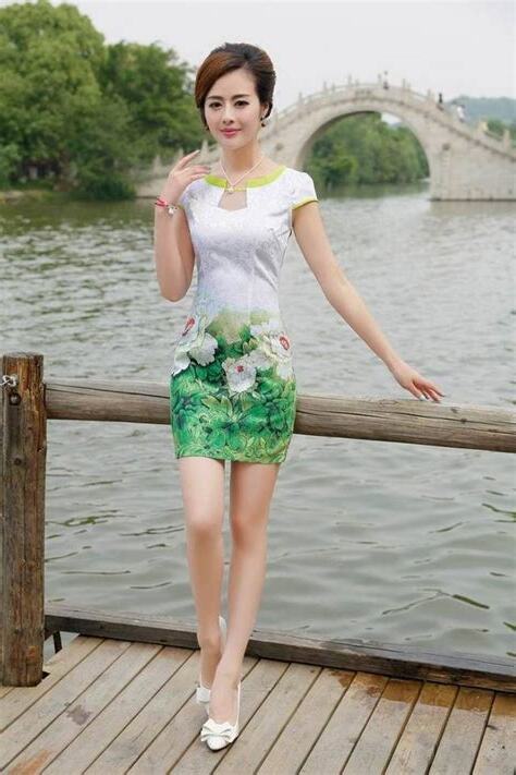 小河美女