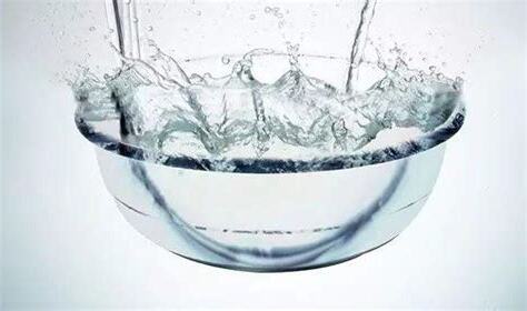 一盆水