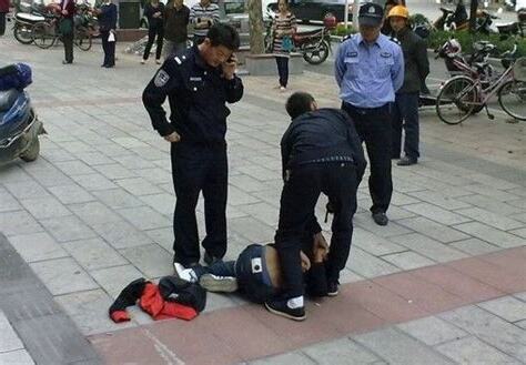 夢見警察幫忙