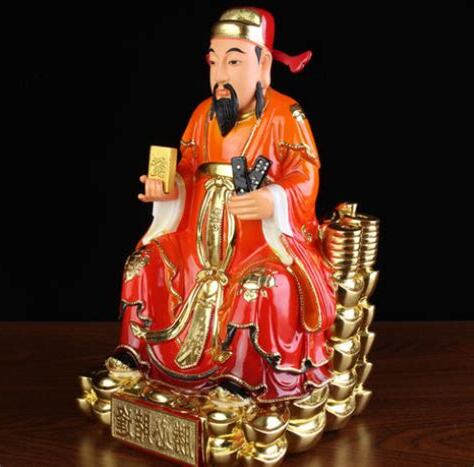 神像裡面放昆蟲