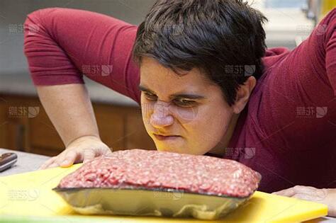 盯驚心動魄馬肉庫