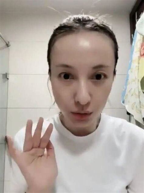 眉毛突然缺一塊
