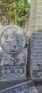 大门左青龙