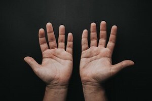 上手臂內側有痣