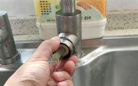 廚房水龍頭漏水