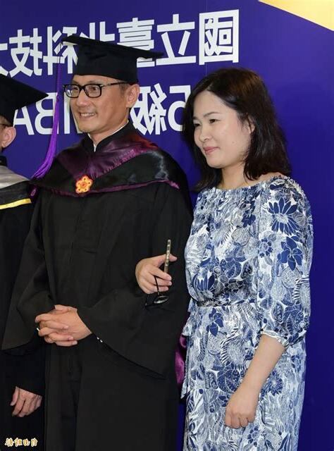 包小柏老婆