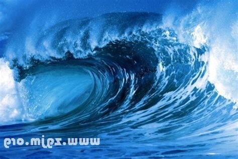 夢到海浪很高