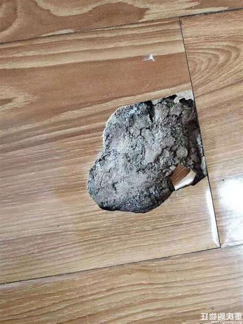 地板破洞