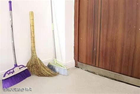 掃把放房間