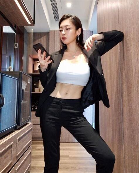 連若椏隆乳