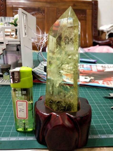 辦公桌放水晶