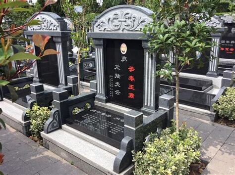 墓碑上的文字