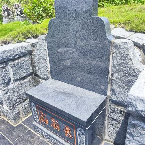 金塔墓地