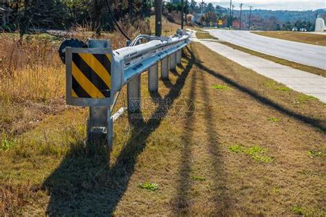 高速公路旁