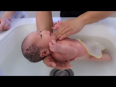 嬰兒牀對門