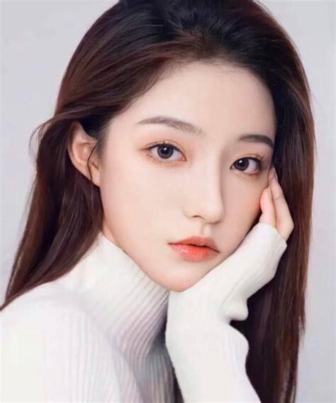 鼻有墨女