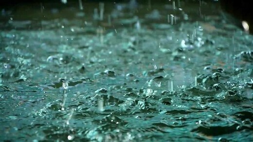 下雨很大