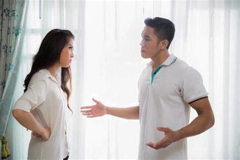 會打女人的男人面相