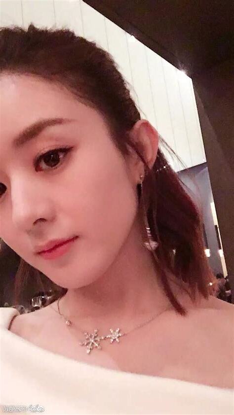 臉圓的女人