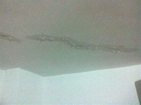 夢見天花板漏水