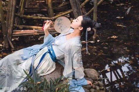 肚臍周圍長毛