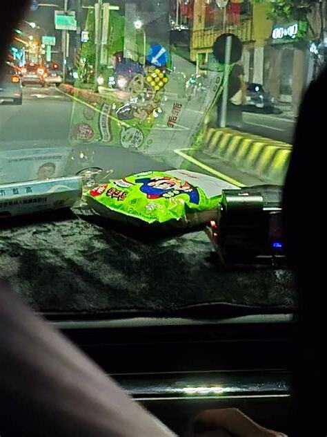 車上放水晶